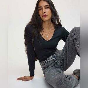 Reitmans Long-Sleeve V-Neck Sculpting Tee